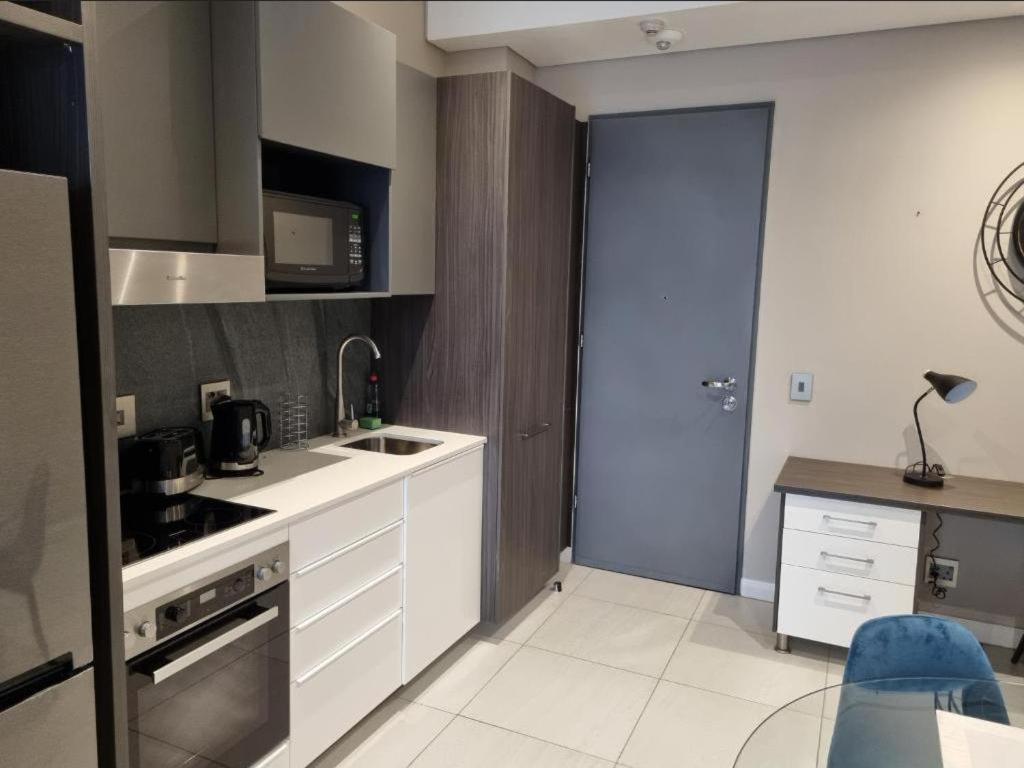 Menlyn Maine Apartments Pretoria Ngoại thất bức ảnh