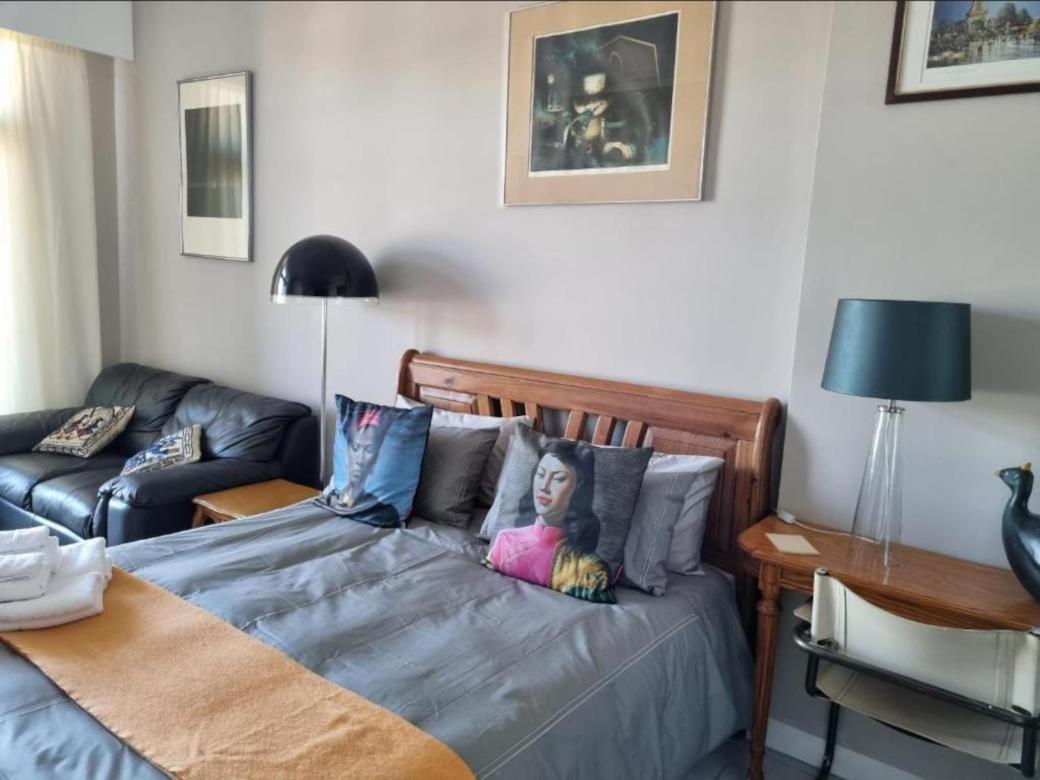 Menlyn Maine Apartments Pretoria Ngoại thất bức ảnh