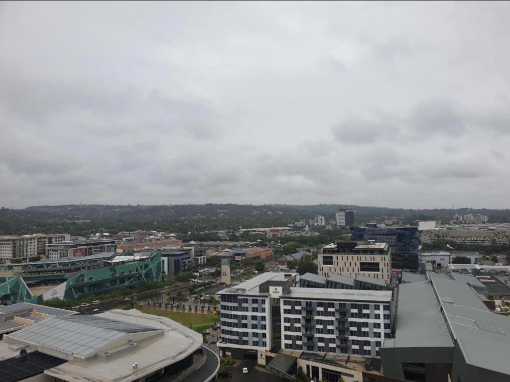 Menlyn Maine Apartments Pretoria Ngoại thất bức ảnh