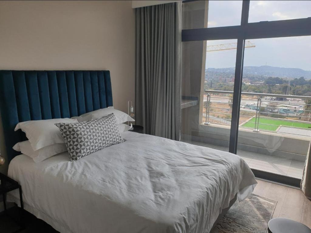 Menlyn Maine Apartments Pretoria Ngoại thất bức ảnh