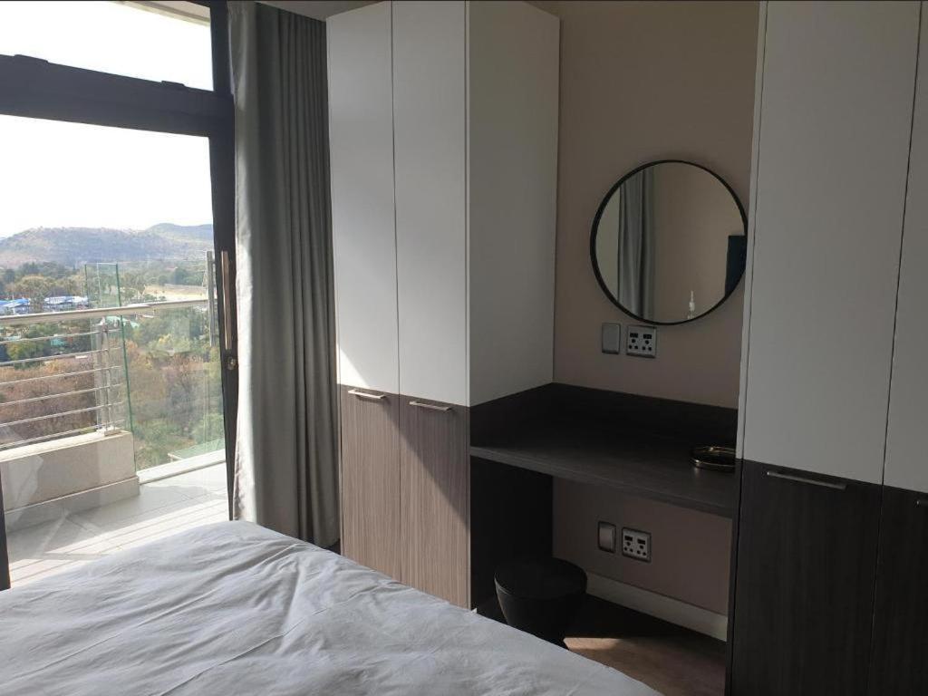 Menlyn Maine Apartments Pretoria Ngoại thất bức ảnh