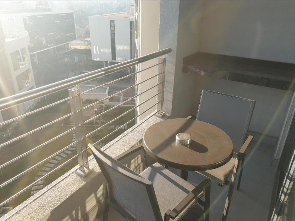 Menlyn Maine Apartments Pretoria Ngoại thất bức ảnh