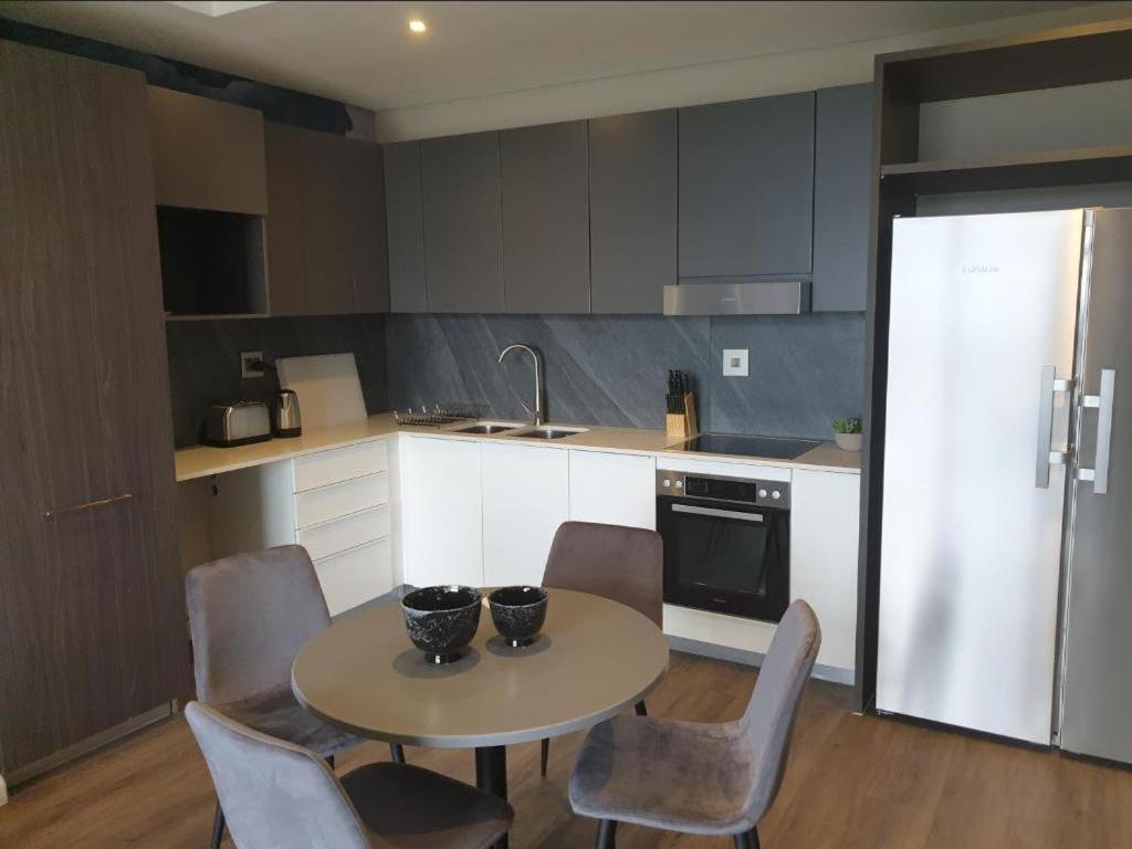 Menlyn Maine Apartments Pretoria Ngoại thất bức ảnh