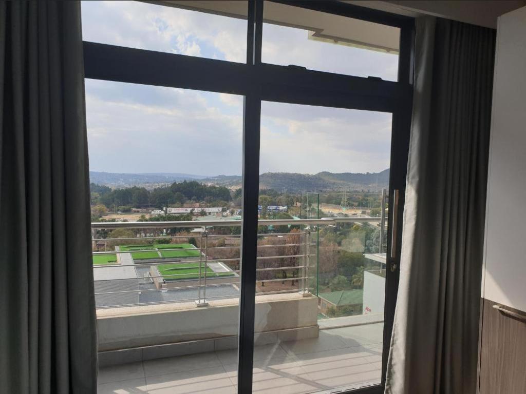 Menlyn Maine Apartments Pretoria Ngoại thất bức ảnh