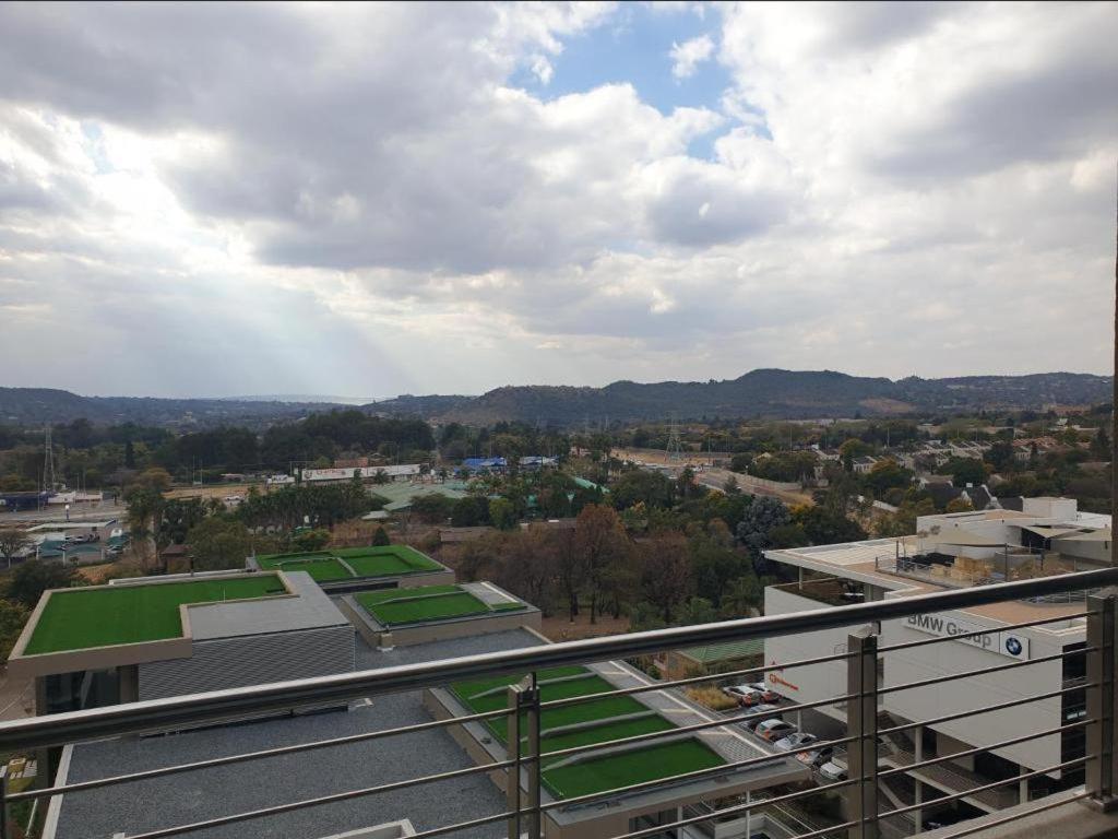 Menlyn Maine Apartments Pretoria Ngoại thất bức ảnh