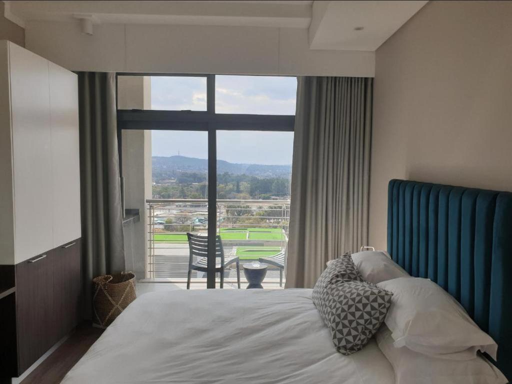 Menlyn Maine Apartments Pretoria Ngoại thất bức ảnh